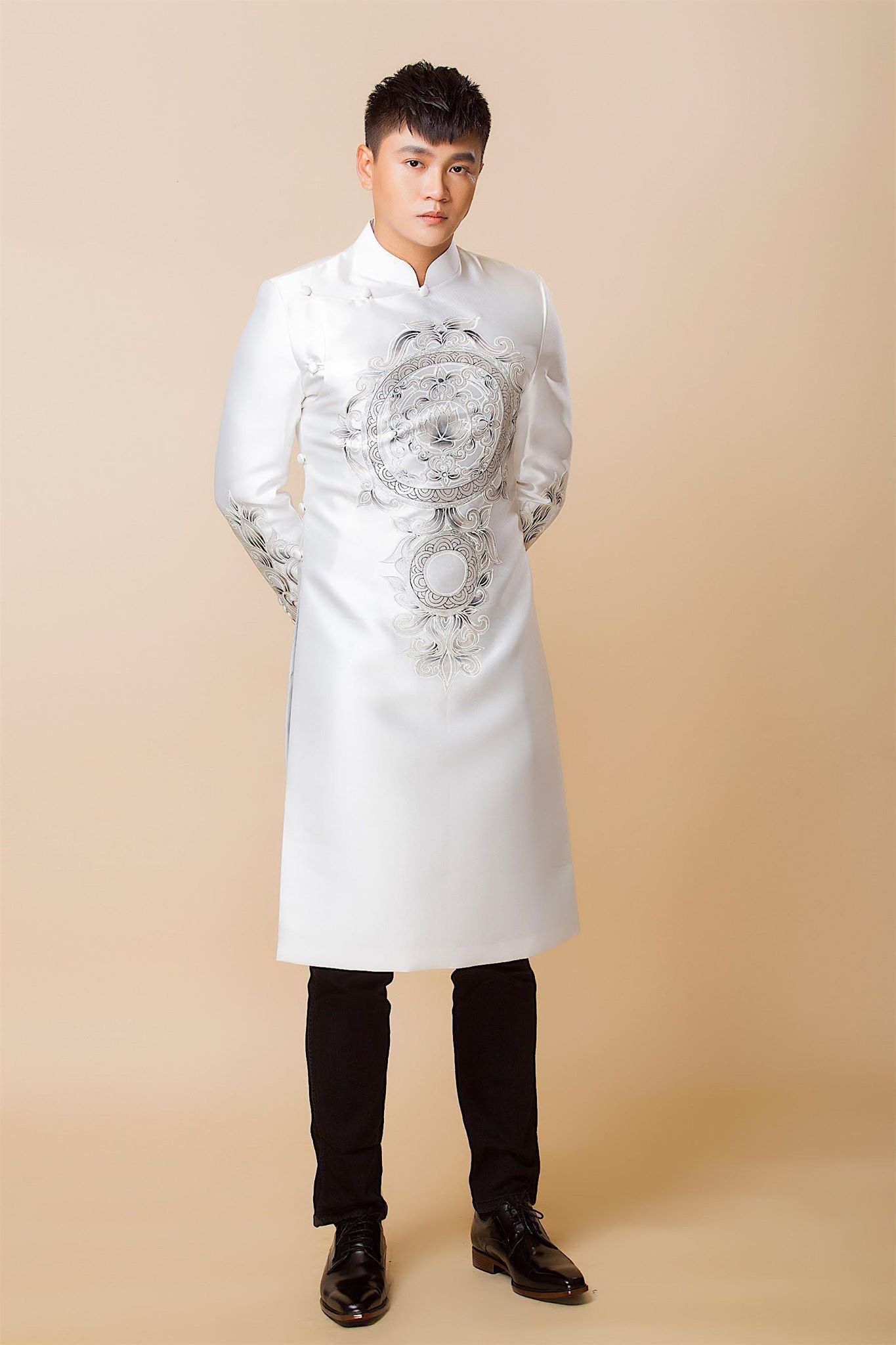 áo dài nam cách tân họa tiết trống đồng