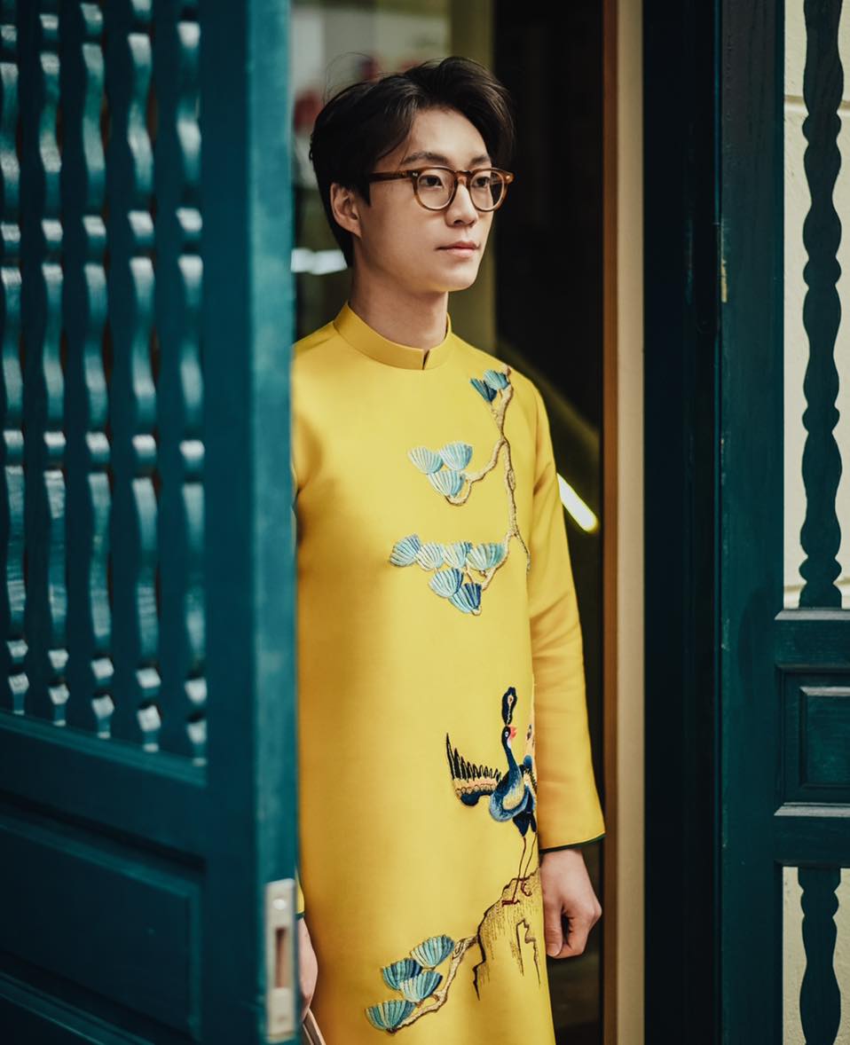 ao dai nam mau vang (53)