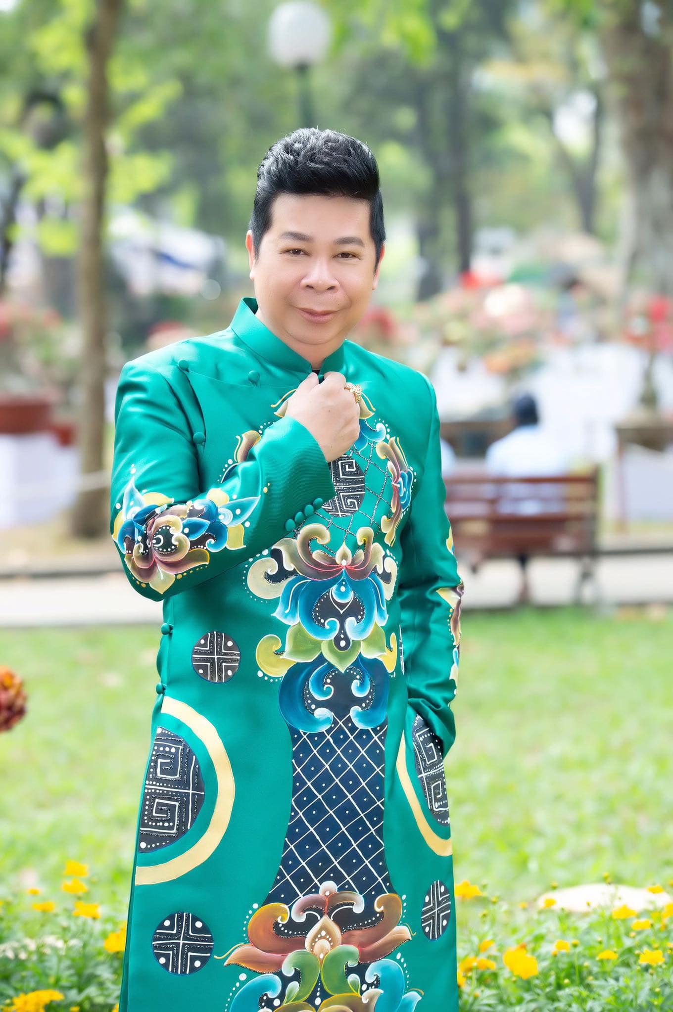 ao dai nam mau xanh (101)