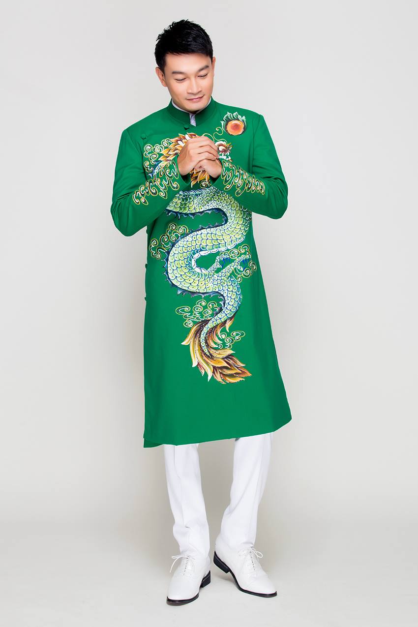 ao dai nam mau xanh (68)