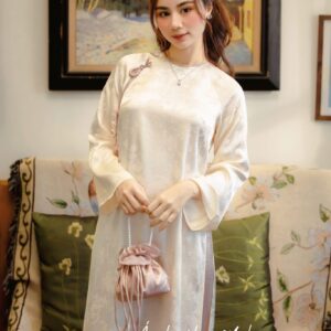 Áo dài cách tân nữ dáng suông màu kèm nhẹ nhàng, thanh lịch