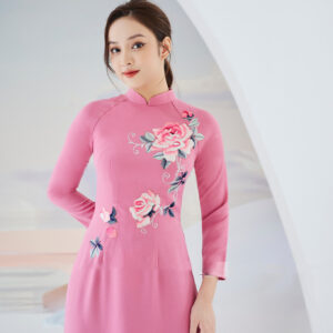 Áo dài cưới hỏi cho cô dâu màu hồng thêu hoa