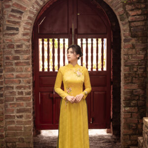 Áo dài cưới gấm vàng thêu hoa quần màu xanh rêu cho cô dâu đám cưới hỏi