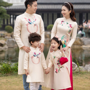 Áo dài gia đình đồng phục cách tân màu kem thêu tay