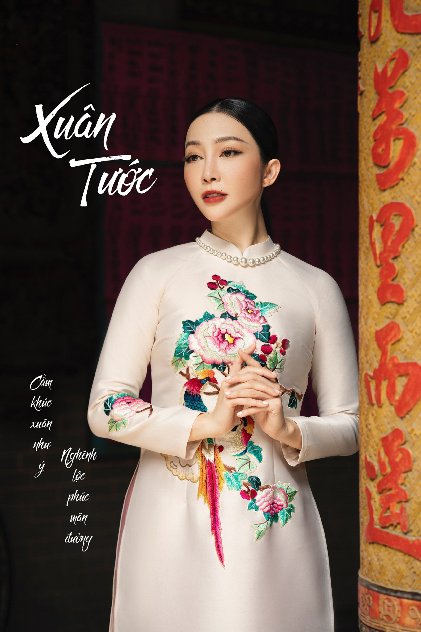 áo dài cách tân nữ thêu tay màu kem patel trẻ trung