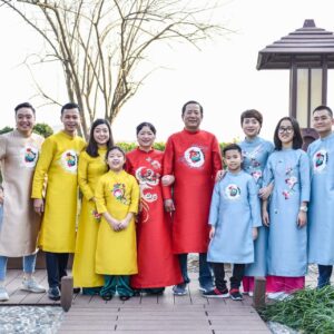 Áo dài gia đình đồng phục màu đỏ họa tiết thêu tay