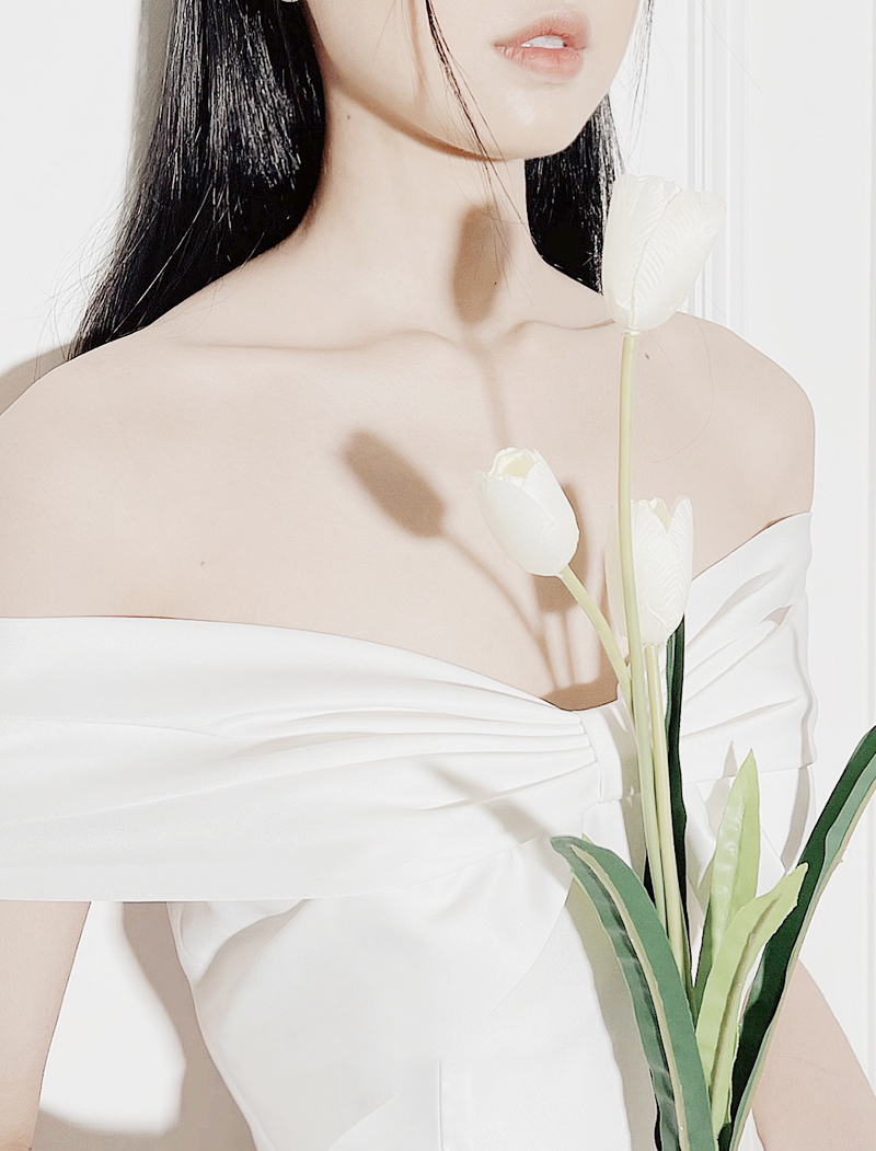 Áo cưới màu trắng thanh lịch cho cô dâu đám cưới