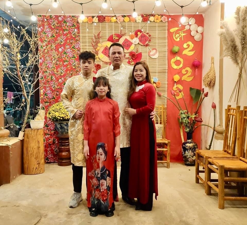 Top 30 mẫu áo dài thêu tay đẹp nhất cho cả gia đình năm 2024