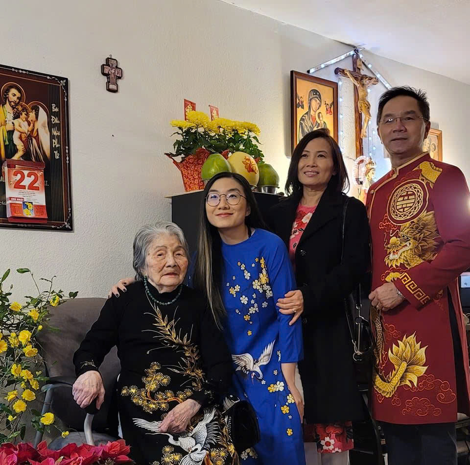 áo dài gia đình Overa hiền Minh
