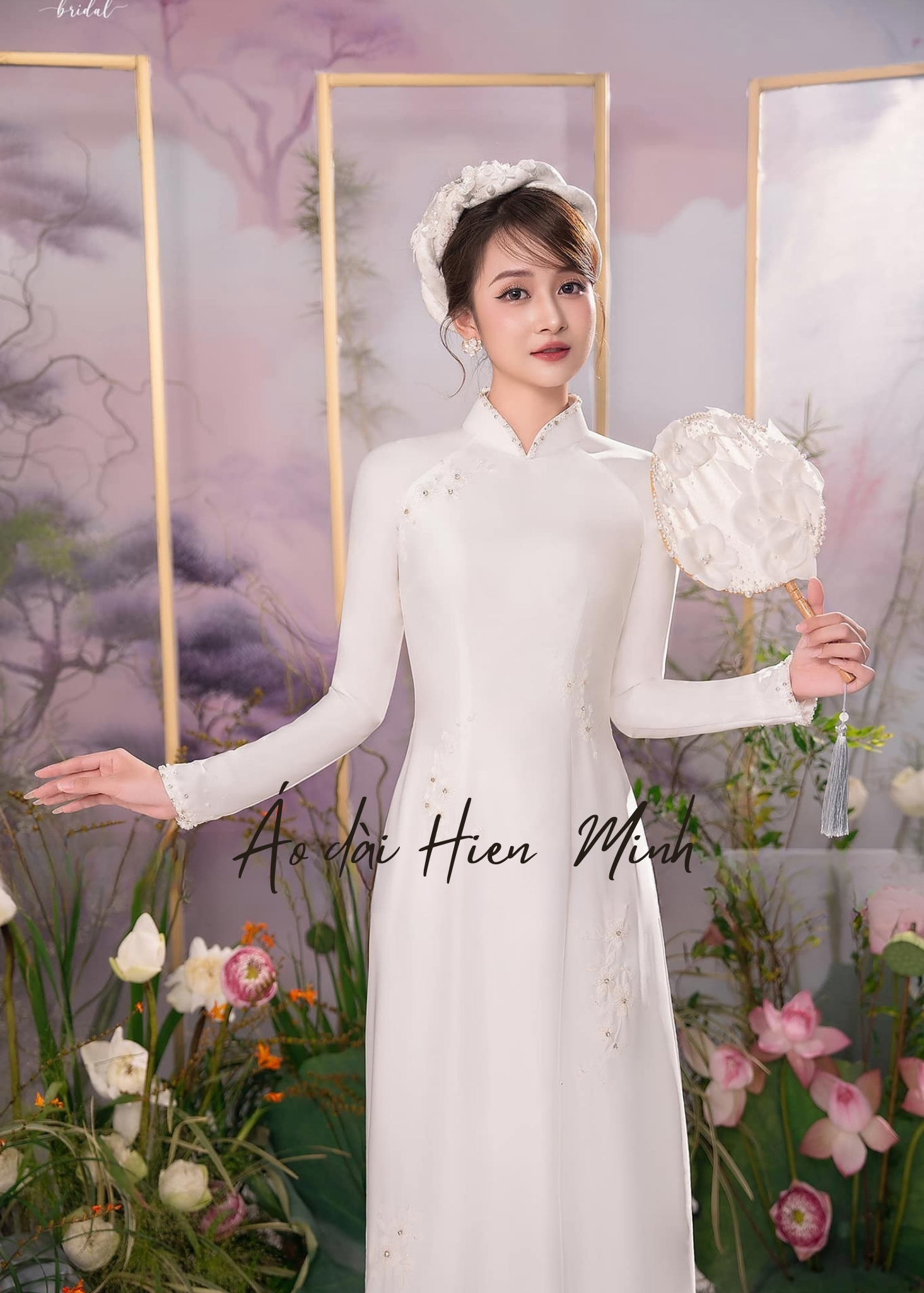 Áo dài truyền thống màu trắng cho cô dâu