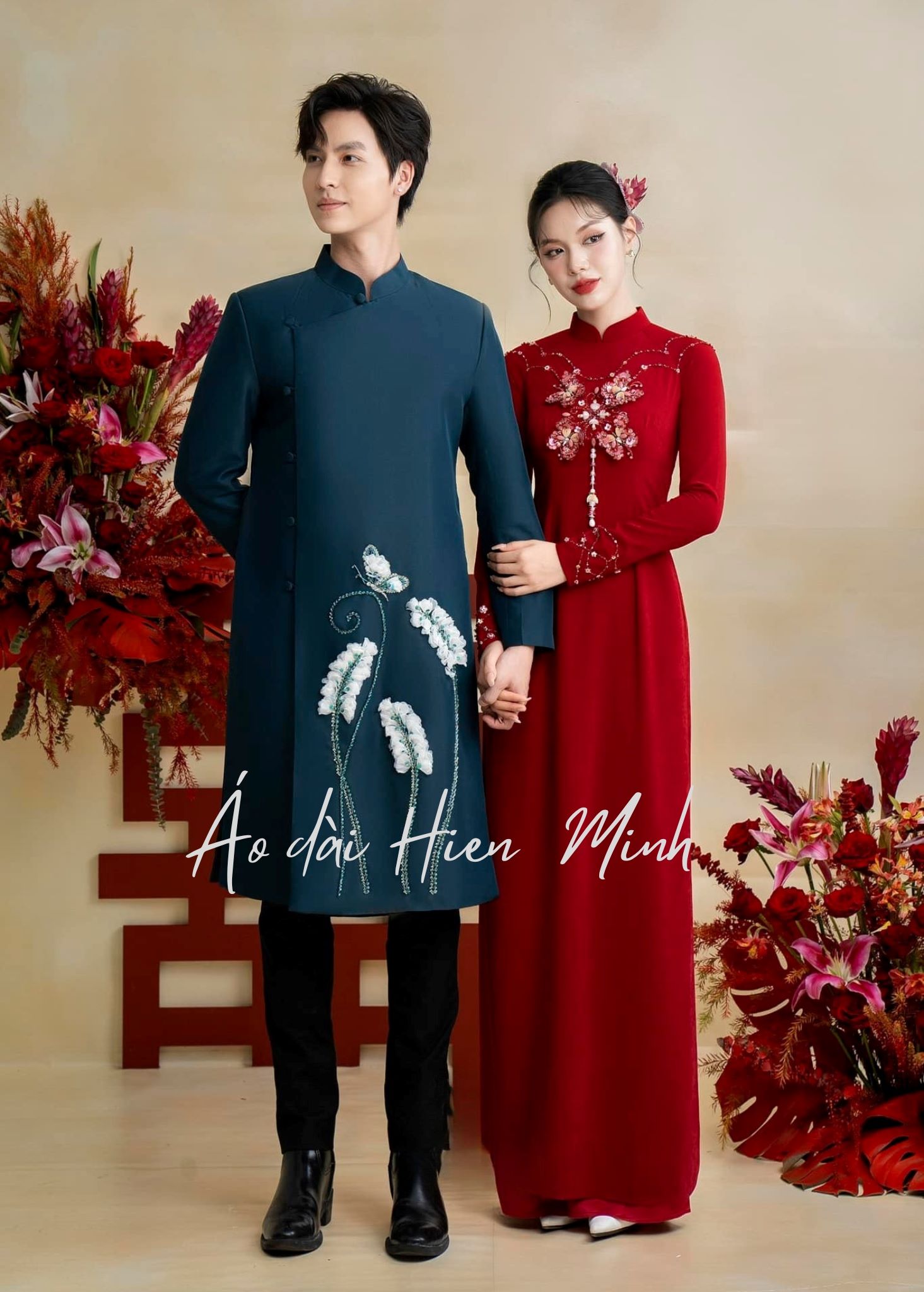 Áo dài cưới đôi hoạ tiết đính kết sang trọng