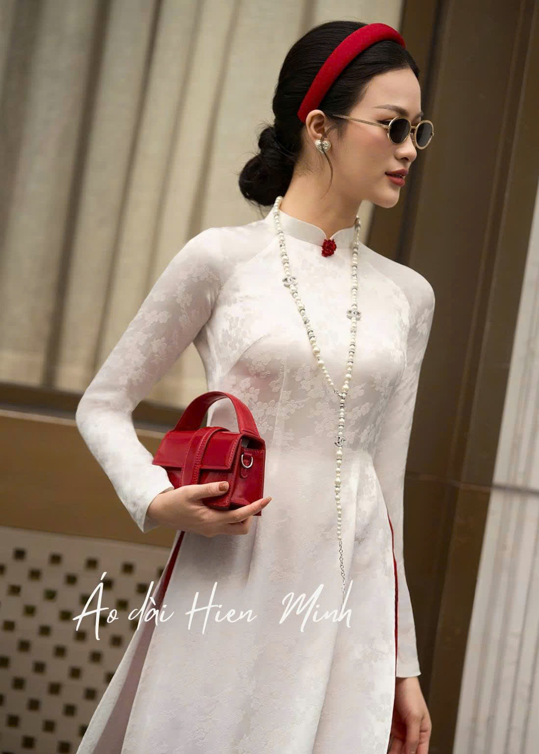 Áo dài nữ màu trắng vải gấm hoa cao cấp