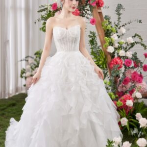 Váy cưới cô dâ cúp ngực, tôn dáng, lộng lẫy