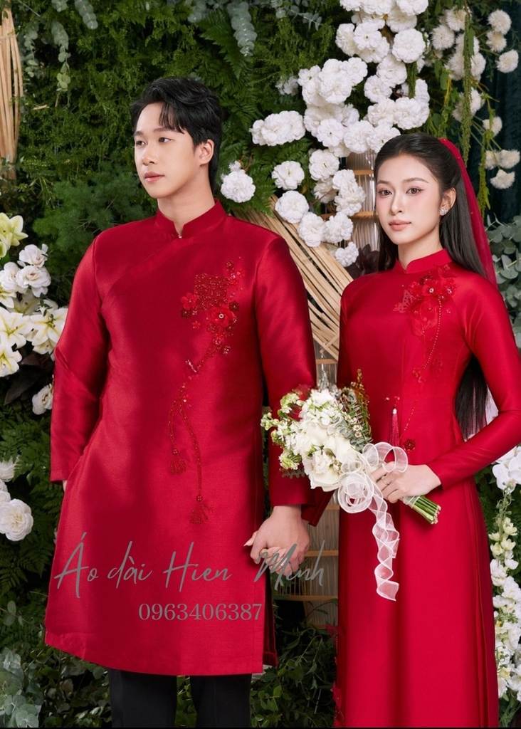 Áo dài cặp  ăn hỏi màu đỏ hoạ tiết đính sang trọng