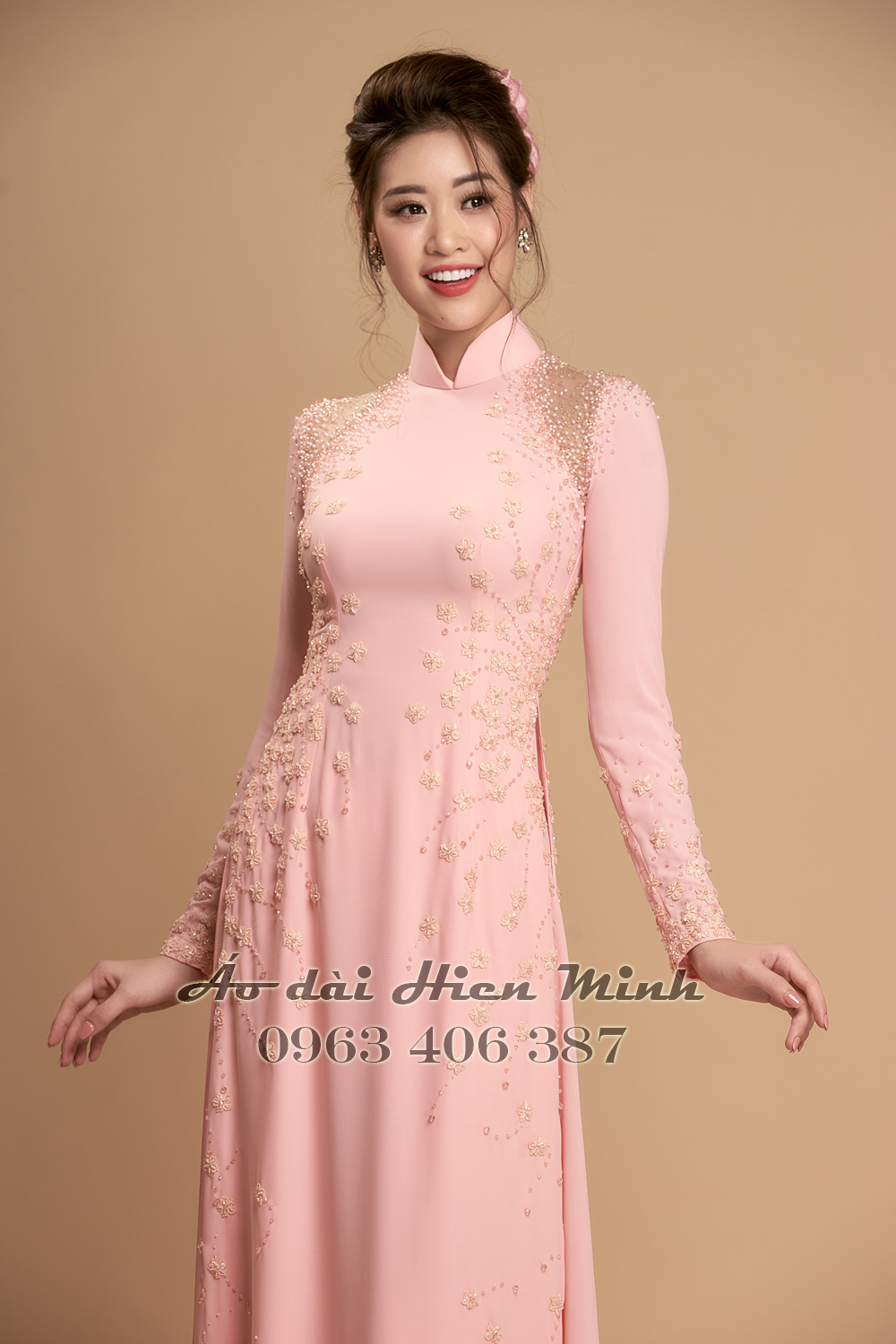 Áo Dài Cưới Cô Dâu Hồng Pastel Đính Kết Pha Lê - Nét Ngọt Ngào & Thanh Lịch