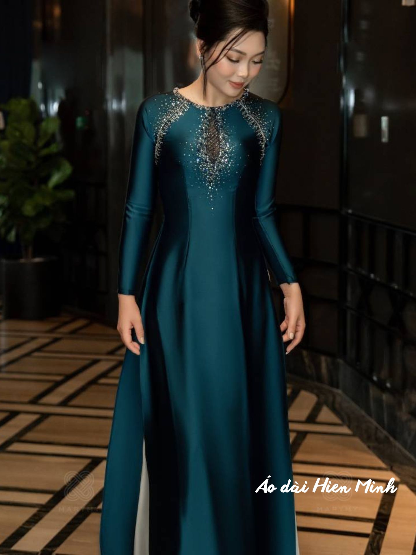 Áo Dài Bà Sui Đẹp & Sang Trọng – Gợi Ý Chọn Áo Dài Cho Mẹ Cô Dâu Chú Rể