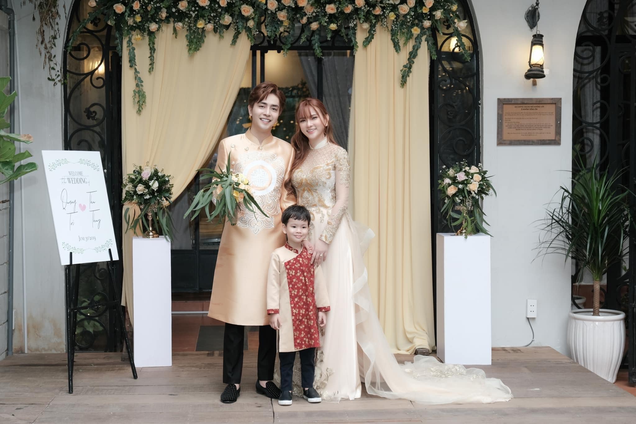 Áo dài cách tân nam cho chú rể cao gầy nhẹ cân