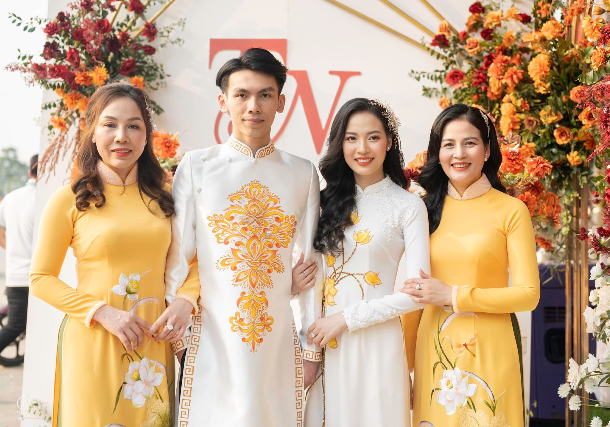 Áo dài cách tân nam cho chàng gầy nhẹ cân