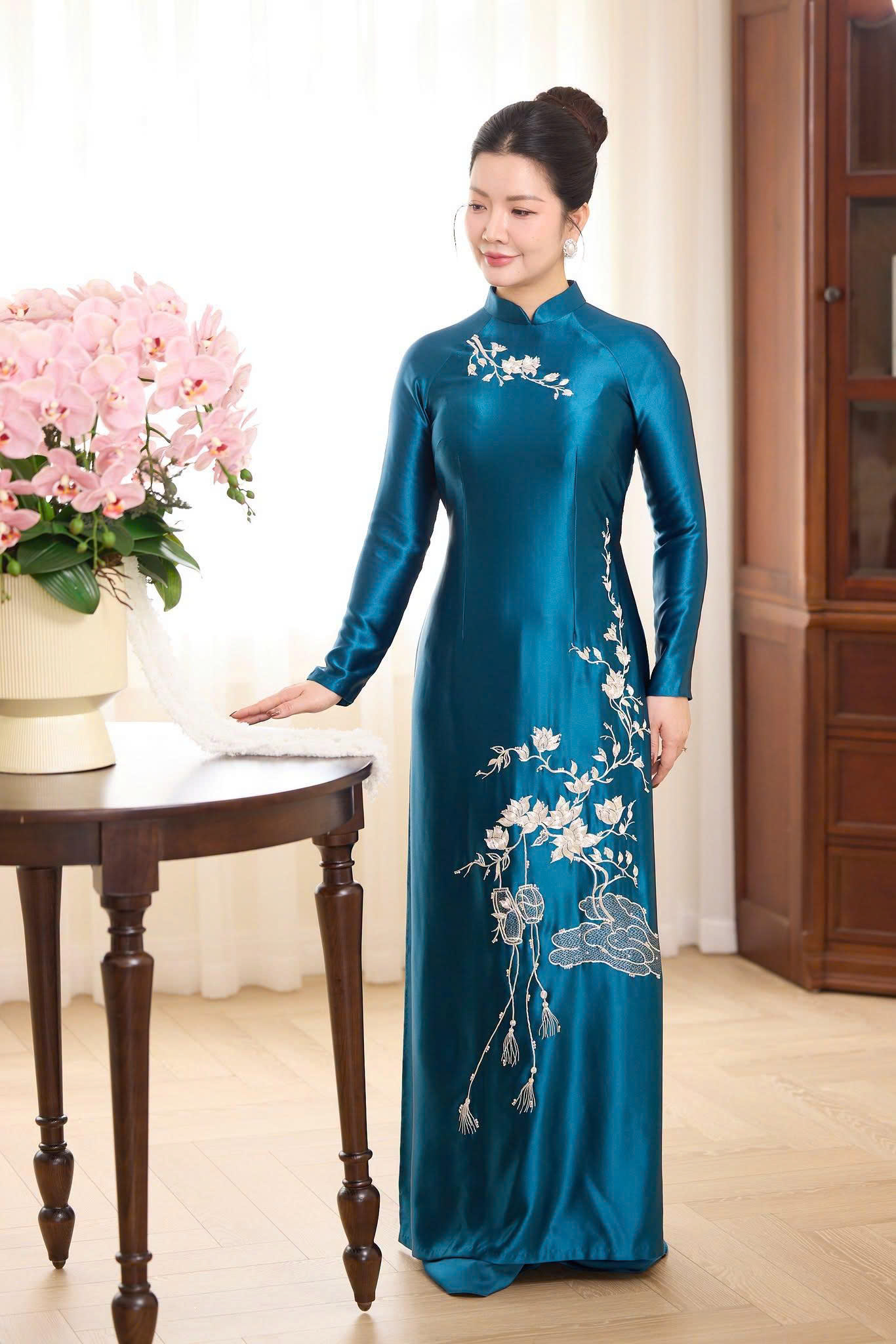 Áo Dài Bà Sui Màu Xanh Ngọc Thêu Hoa Sang Trọng