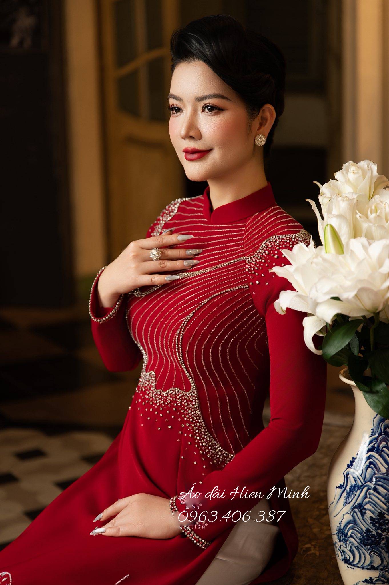 Áo dài bà sui màu đỏ đính pha lê sang trọng 4 624970148 1478971184238915 8283245272297684387 n 1